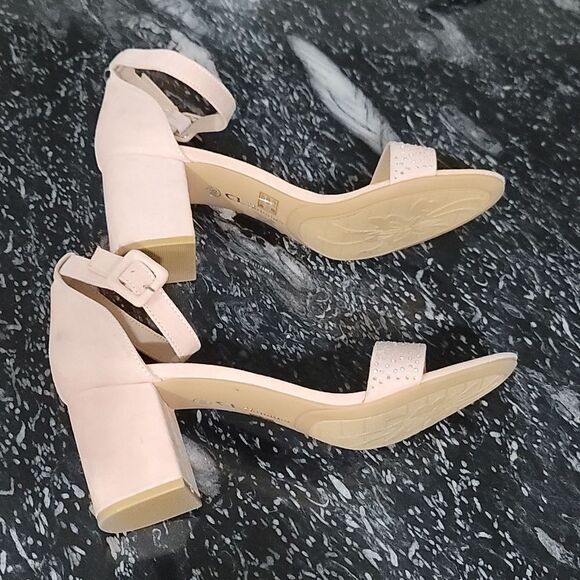 BRAND NEW CL BY LAUNDRY RHINESTONE ADJUSTABLE ANKLE STRAP BLOCK HEEL SANDAL - Picture 10 of 16